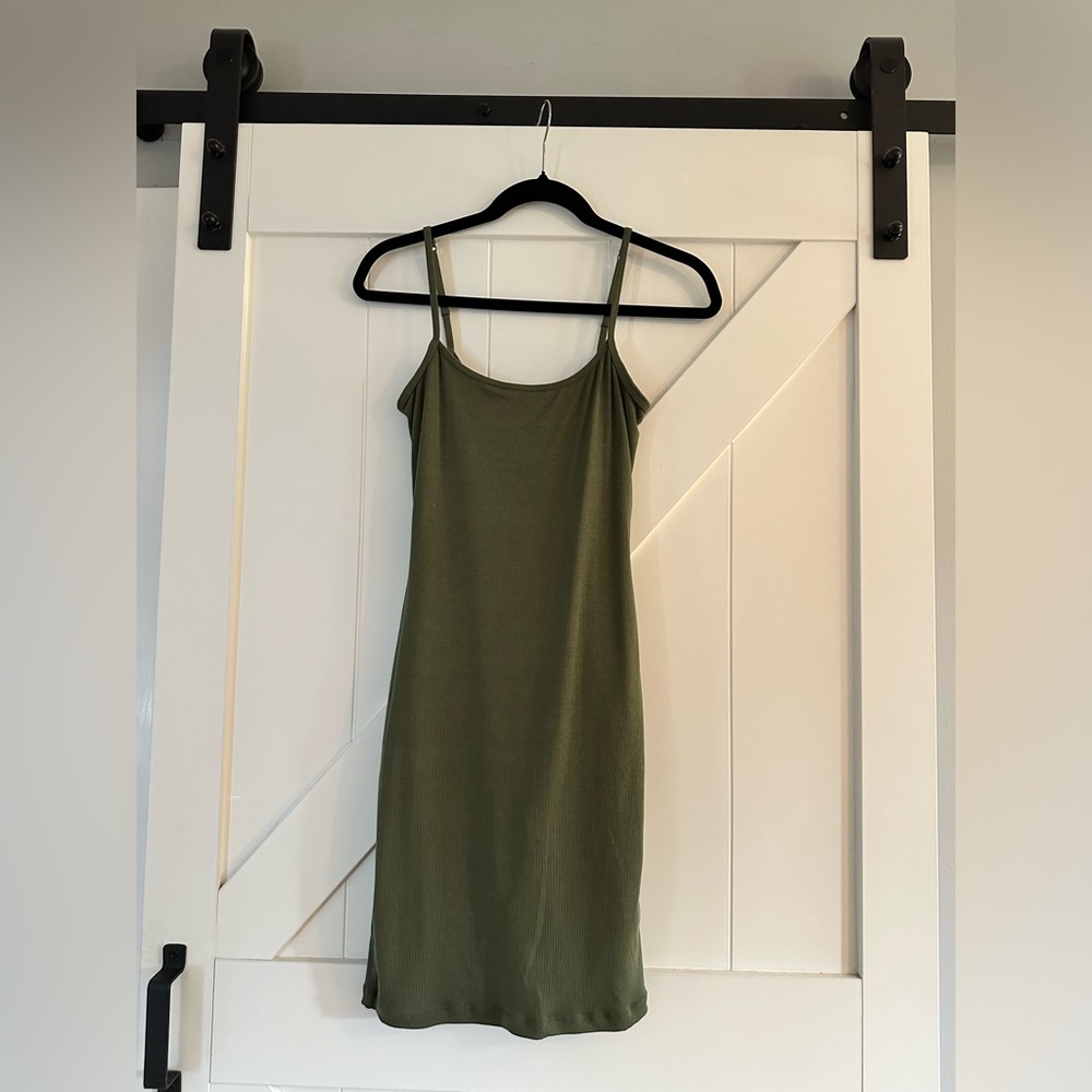 NWOT Popilush built-in shape wear mini dress